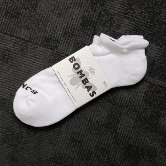 NEW! 2 Pack White Bombas Women's Ankle Socks-Large - Picture 5 of 5